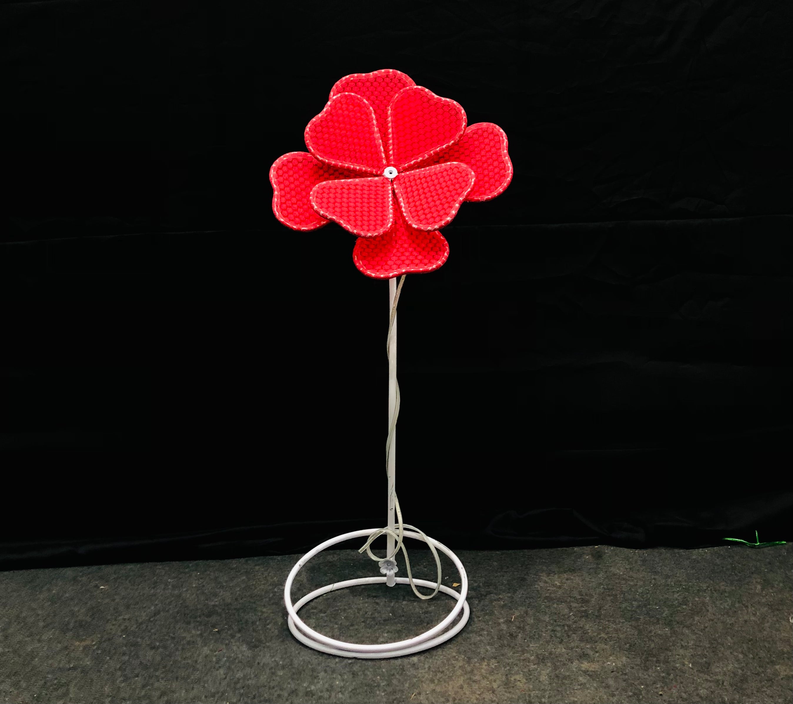 LED 8 LEAF FLOWER STAND