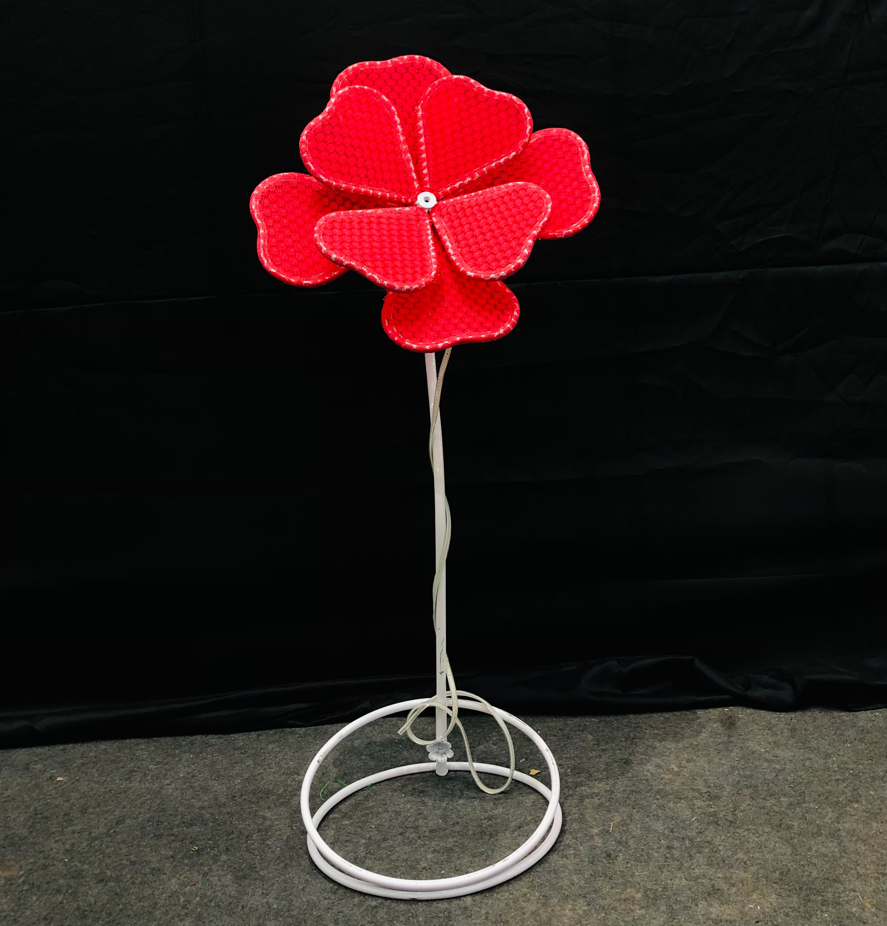 LED 8 LEAF FLOWER STAND