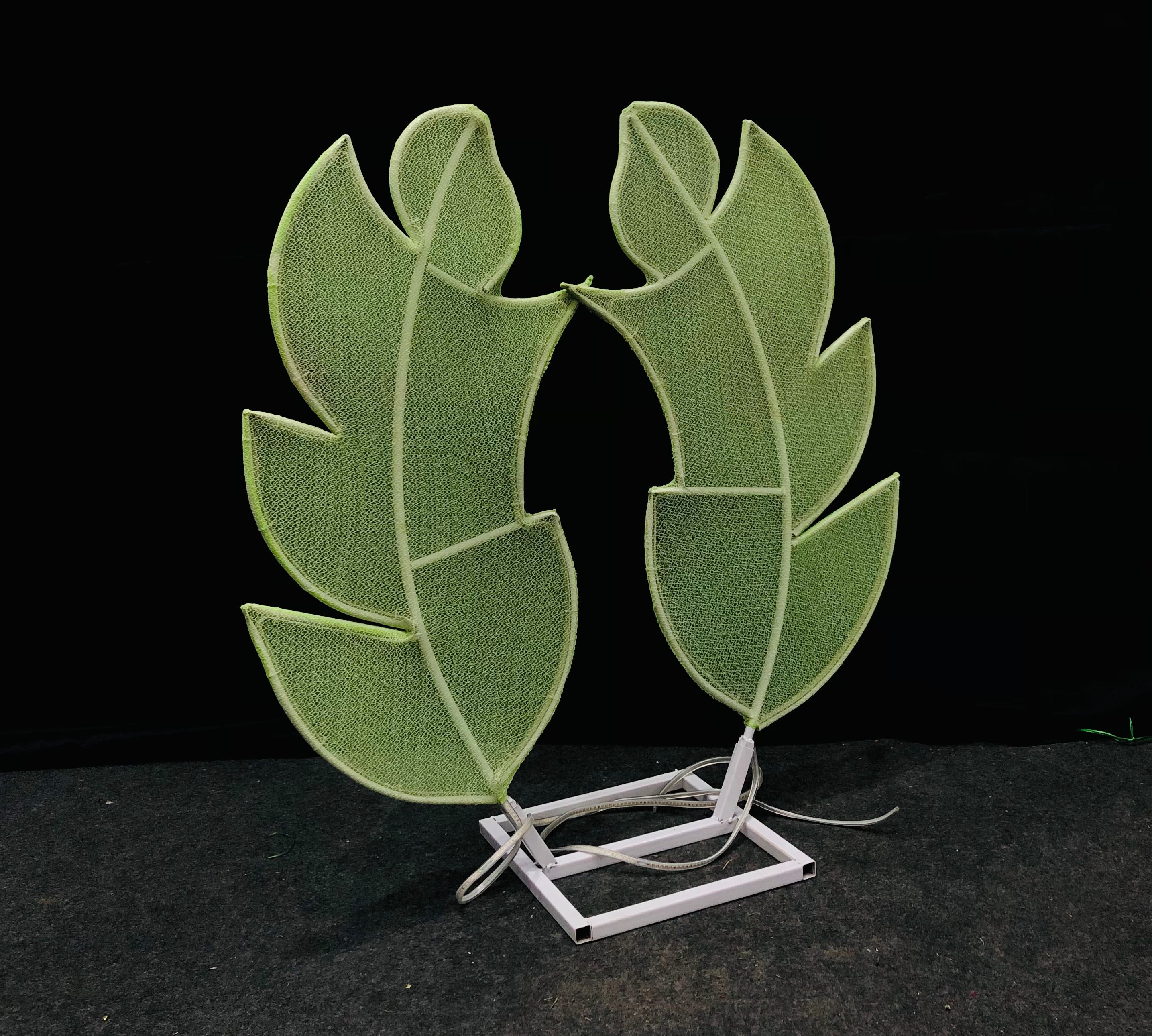 LED TWO LEAF STAND