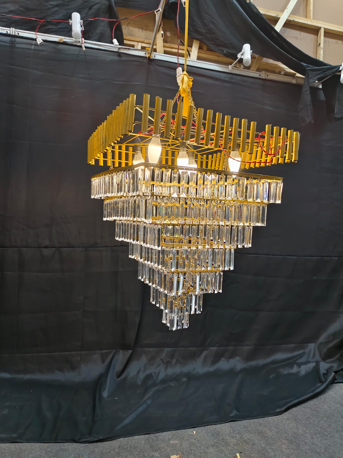 PATRI SQUARE CHANDELIER